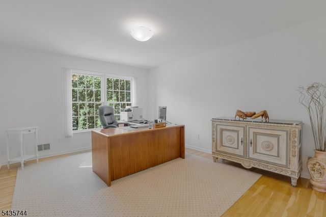 1 Mckay Dr, Bridgewater Twp., NJ 08807