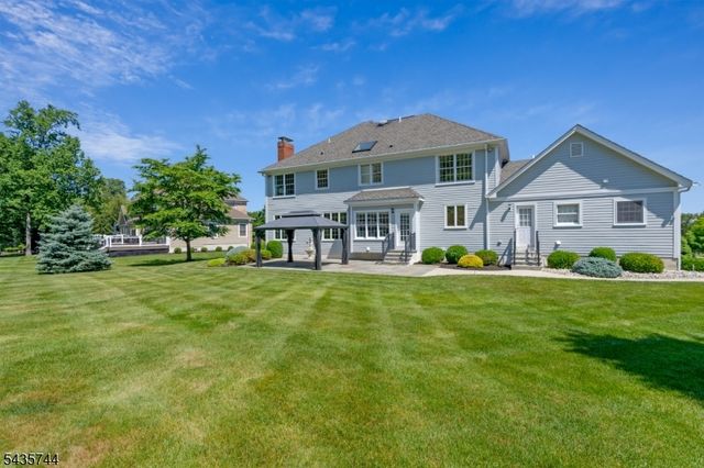 1 Mckay Dr, Bridgewater Twp., NJ 08807