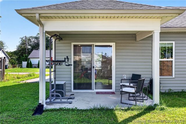 106 Kenwood Avenue, Charlestown, IN 47111