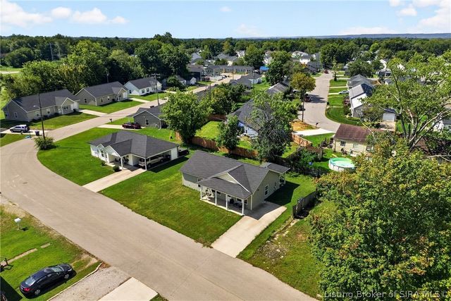 106 Kenwood Avenue, Charlestown, IN 47111