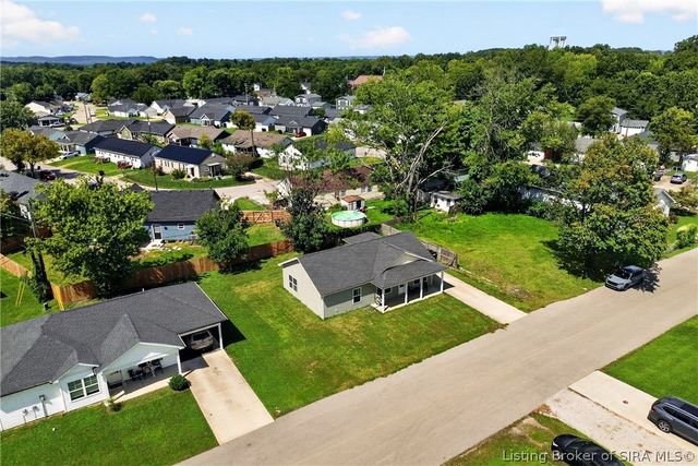 106 Kenwood Avenue, Charlestown, IN 47111