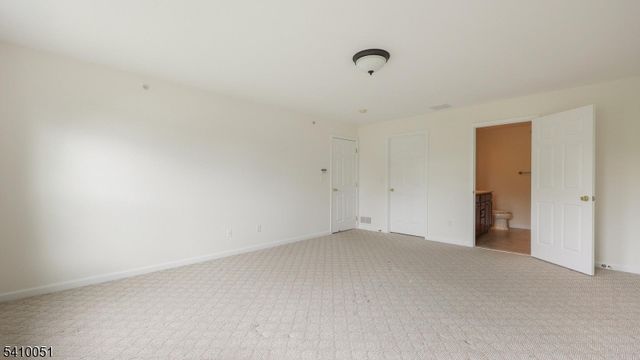 7 Patriots Path, South Bound Brook Boro, NJ 08880