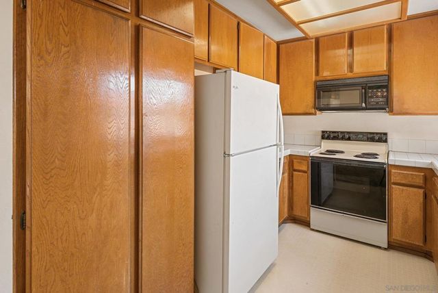 4190 Porte De Palmas 25, San Diego, CA 92122