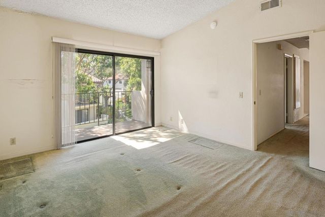 4190 Porte De Palmas 25, San Diego, CA 92122