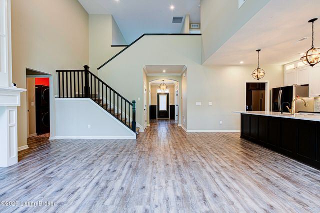 10507 Vista View Dr, Louisville, KY 40291