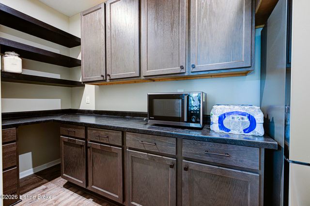 10507 Vista View Dr, Louisville, KY 40291