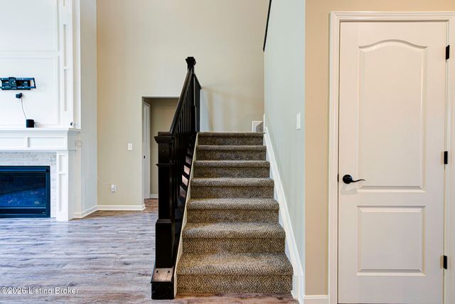 10507 Vista View Dr, Louisville, KY 40291
