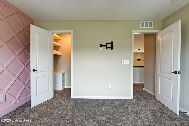 10507 Vista View Dr, Louisville, KY 40291