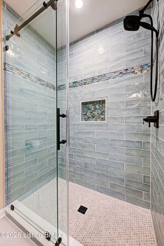 10507 Vista View Dr, Louisville, KY 40291