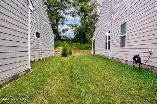 10507 Vista View Dr, Louisville, KY 40291