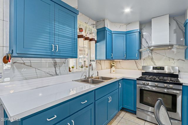 380 INNSBRUCK Avenue, Socorro, TX 79927