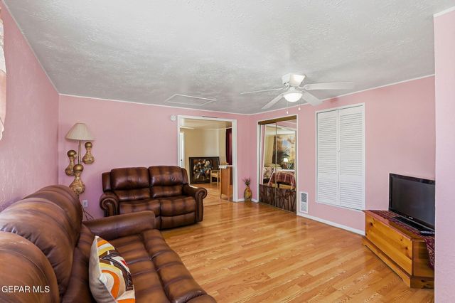 380 INNSBRUCK Avenue, Socorro, TX 79927