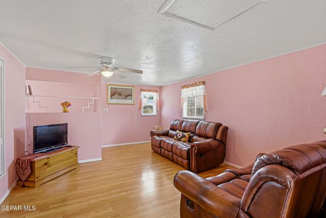 380 INNSBRUCK Avenue, Socorro, TX 79927