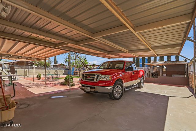 380 INNSBRUCK Avenue, Socorro, TX 79927