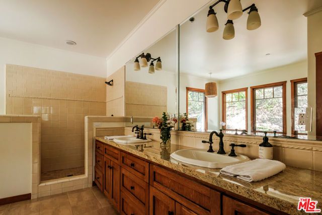 21717 Encina Road, Topanga (los Angeles), CA 90290