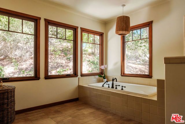 21717 Encina Road, Topanga (los Angeles), CA 90290
