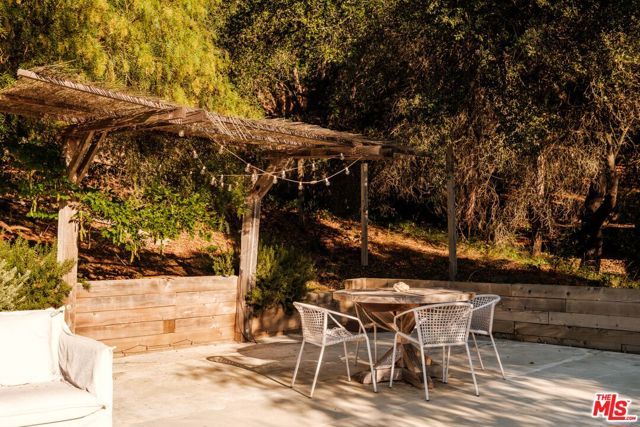 21717 Encina Road, Topanga (los Angeles), CA 90290