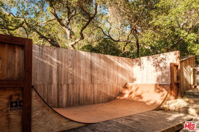 21717 Encina Road, Topanga (los Angeles), CA 90290