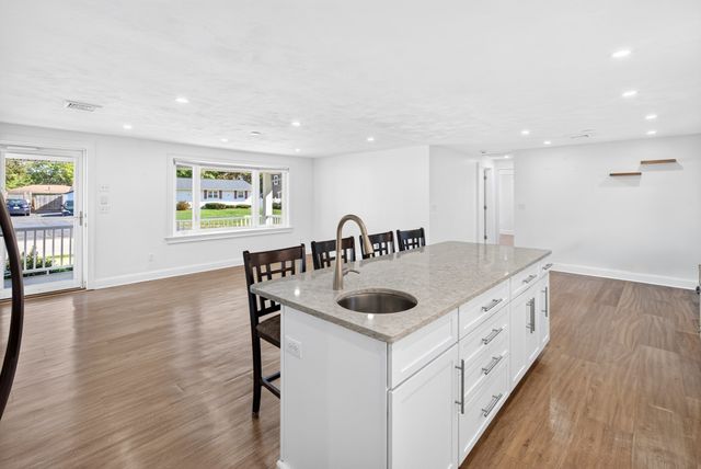 15 Roger Rd, Holbrook, MA 02343