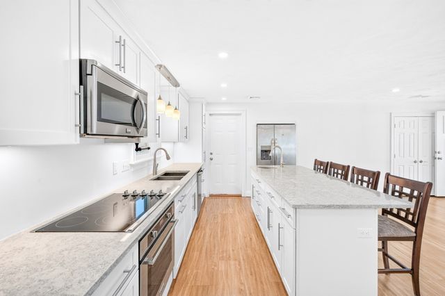 15 Roger Rd, Holbrook, MA 02343
