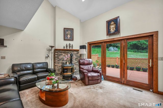 604 Brownstone Ridge, Meriden, CT 06451