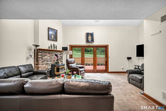 604 Brownstone Ridge, Meriden, CT 06451