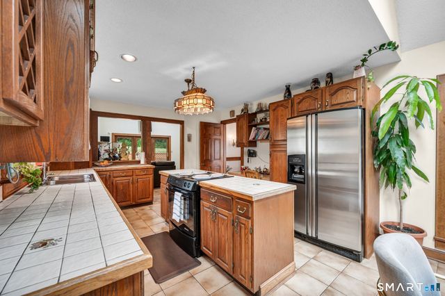 604 Brownstone Ridge, Meriden, CT 06451