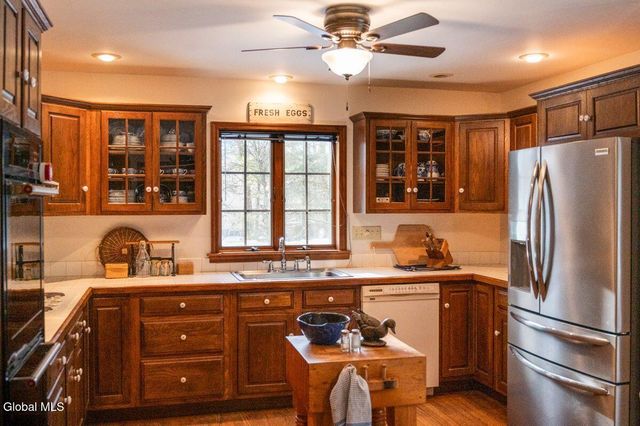 96 Hunter Lane, Queensbury, NY 12804