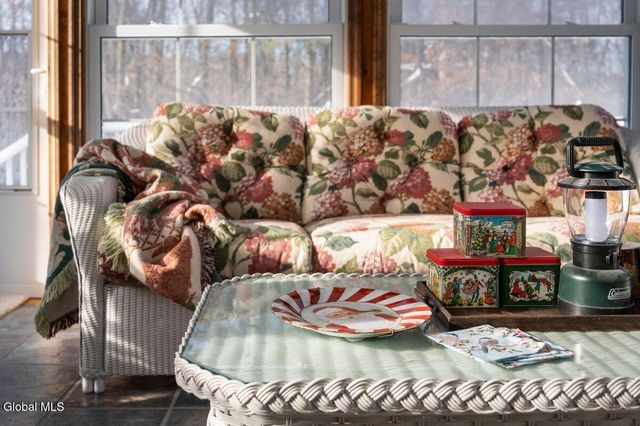 96 Hunter Lane, Queensbury, NY 12804