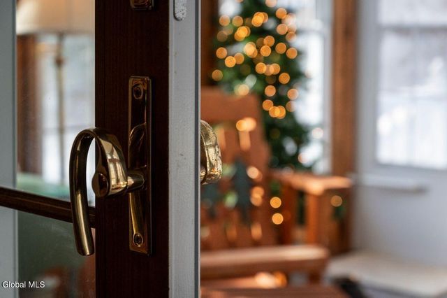 96 Hunter Lane, Queensbury, NY 12804