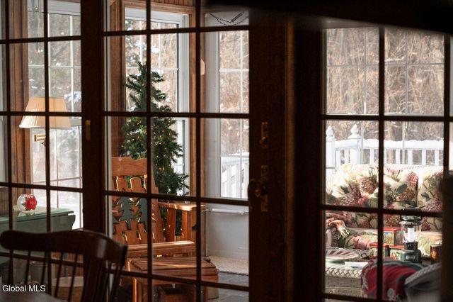 96 Hunter Lane, Queensbury, NY 12804