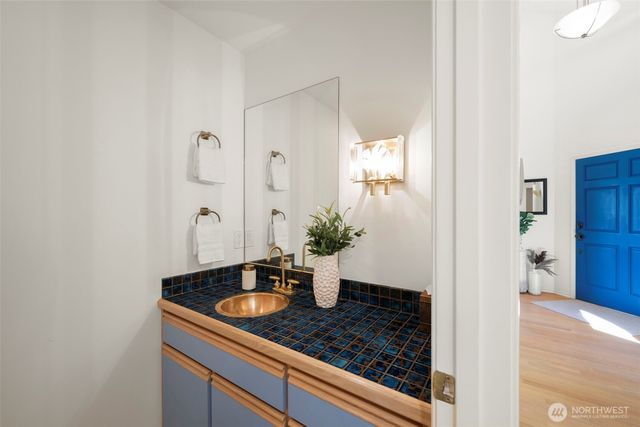 6121 NE 152nd Street, Kenmore, WA 98028