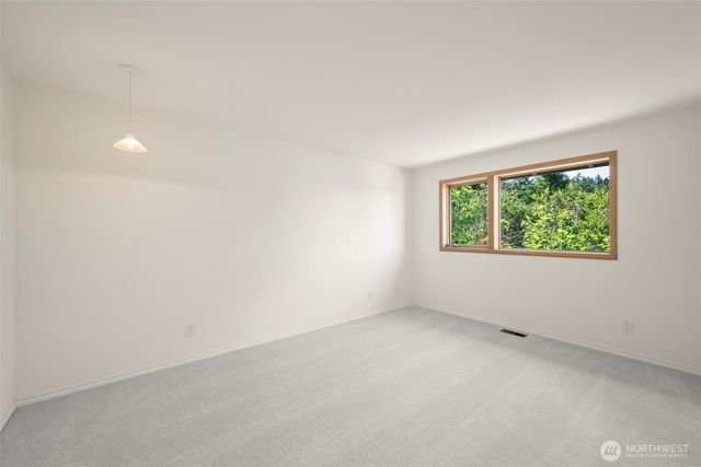 6121 NE 152nd Street, Kenmore, WA 98028
