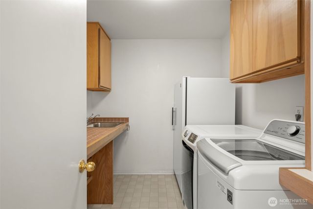 6121 NE 152nd Street, Kenmore, WA 98028