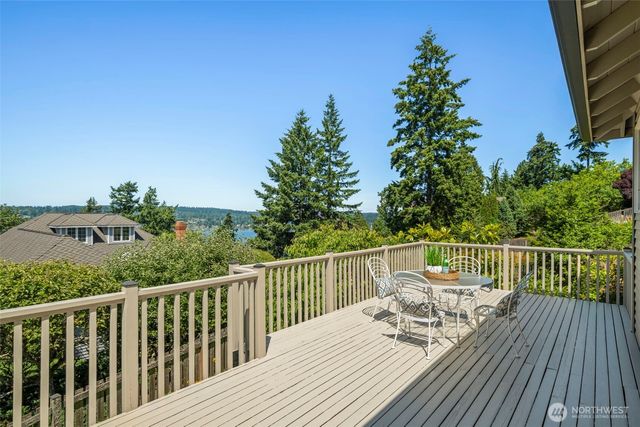 6121 NE 152nd Street, Kenmore, WA 98028
