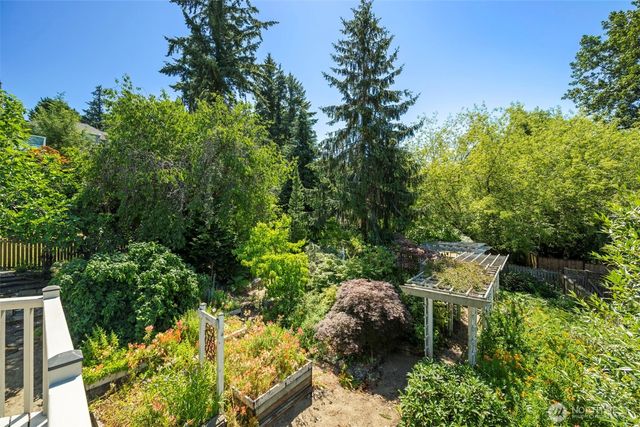 6121 NE 152nd Street, Kenmore, WA 98028