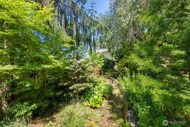 6121 NE 152nd Street, Kenmore, WA 98028