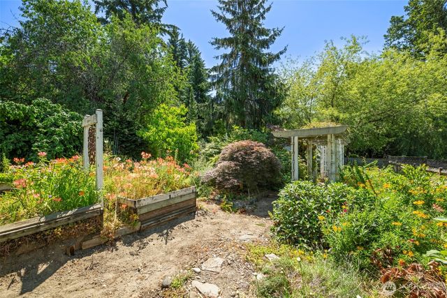 6121 NE 152nd Street, Kenmore, WA 98028