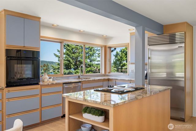 6121 NE 152nd Street, Kenmore, WA 98028