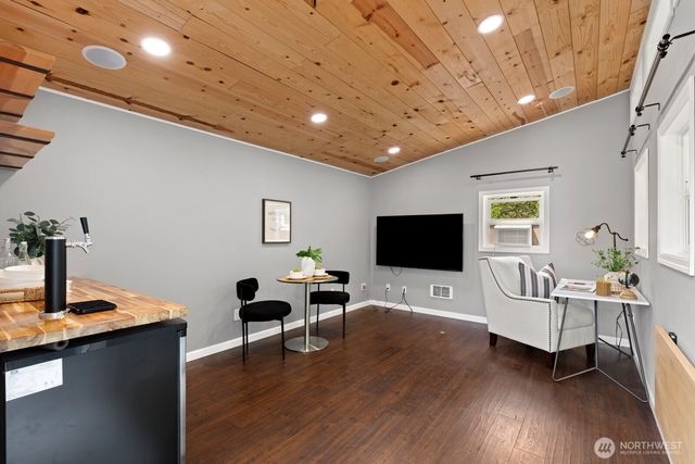10913 NE 48th Street, Kirkland, WA 98033
