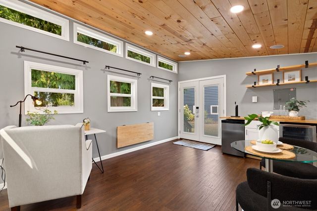 10913 NE 48th Street, Kirkland, WA 98033
