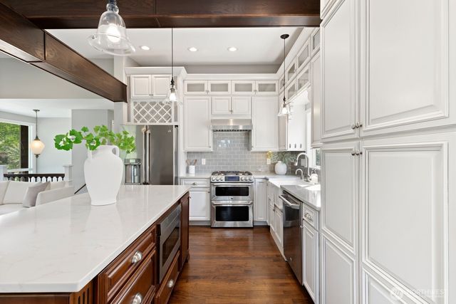 10913 NE 48th Street, Kirkland, WA 98033