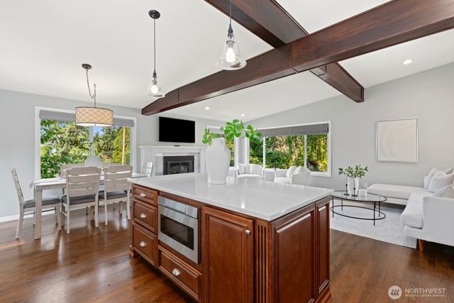 10913 NE 48th Street, Kirkland, WA 98033