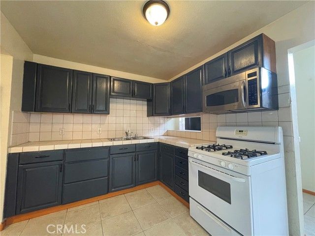 1349 Walnut Avenue, Long Beach, CA 90813