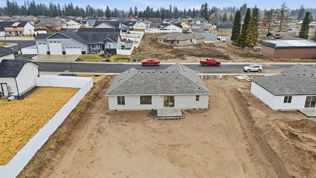 16 W 12th St, Deer Park, WA 99006
