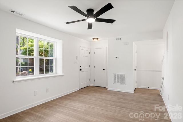 8517 Castle Pine Court, Charlotte, NC 28226