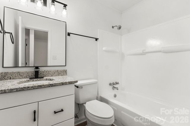 8517 Castle Pine Court, Charlotte, NC 28226