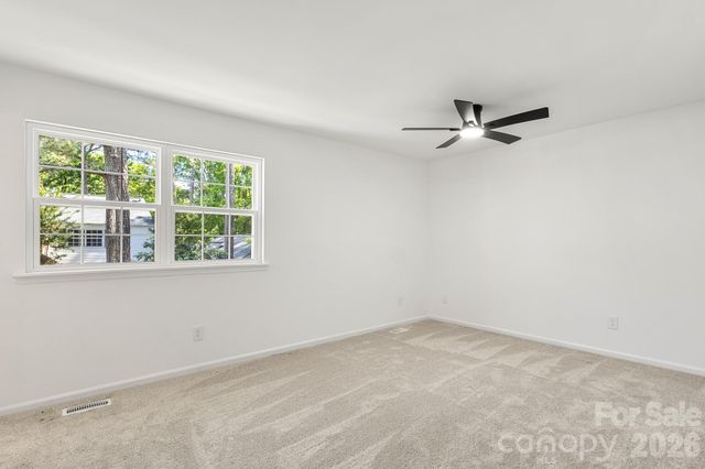 8517 Castle Pine Court, Charlotte, NC 28226