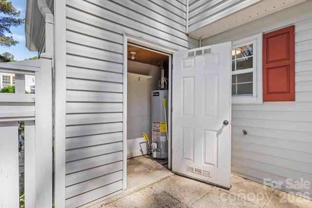 8517 Castle Pine Court, Charlotte, NC 28226