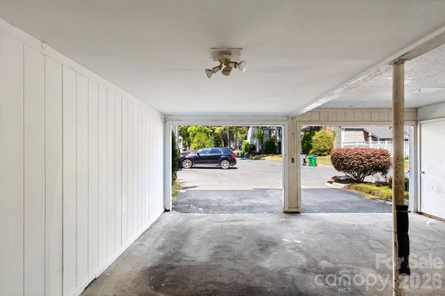 8517 Castle Pine Court, Charlotte, NC 28226